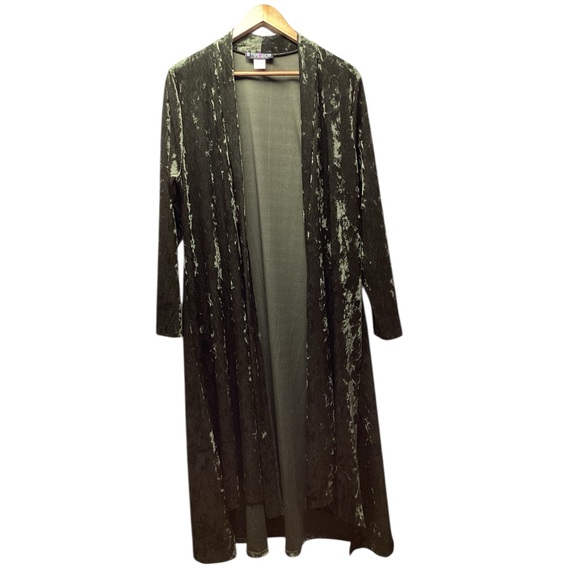 The Pyramid Collection Crushed velvet open front long duster. Olive Green. Large - Picture 5 of 14